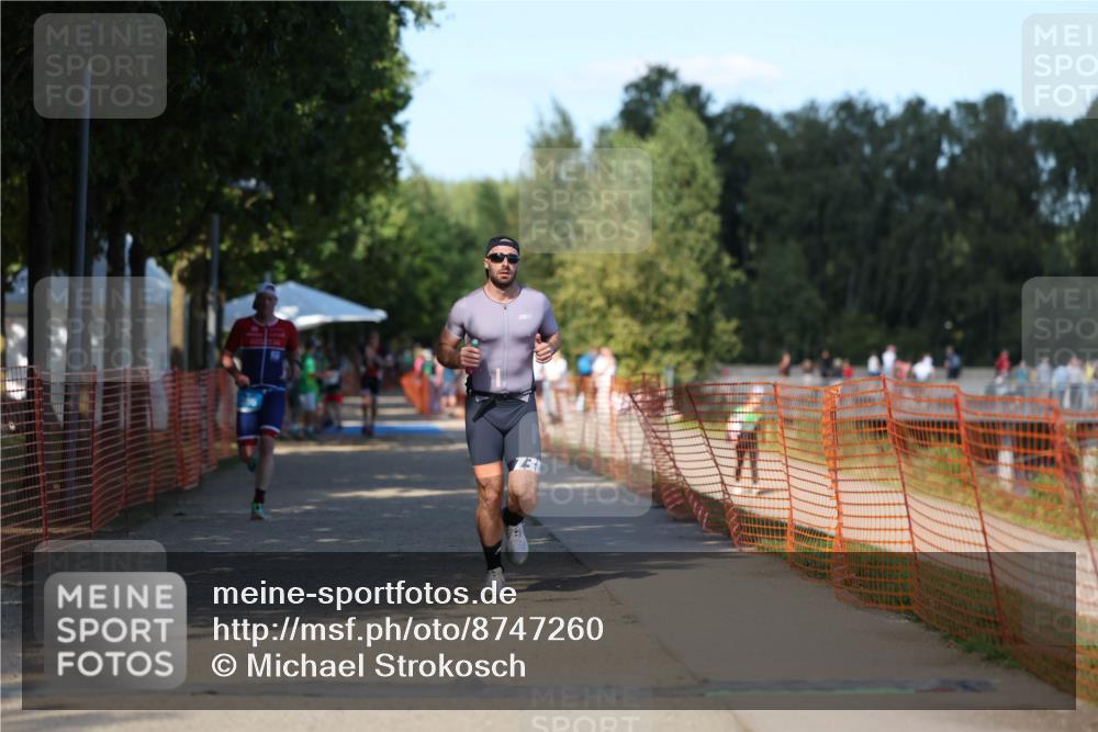 07.09.2025 - 19. Norderstedt Triathlon Michael Strokosch http://msf.ph/oto/8747260 07.09.2025 14:50:40 Laufen 366, 872 meine-sportfotos.de