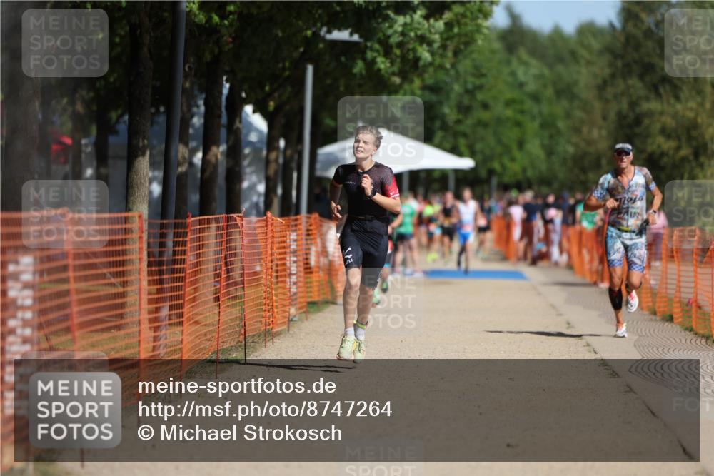 07.09.2025 - 19. Norderstedt Triathlon Michael Strokosch http://msf.ph/oto/8747264 07.09.2025 12:01:04 Laufen 787, 1152, 1156 meine-sportfotos.de