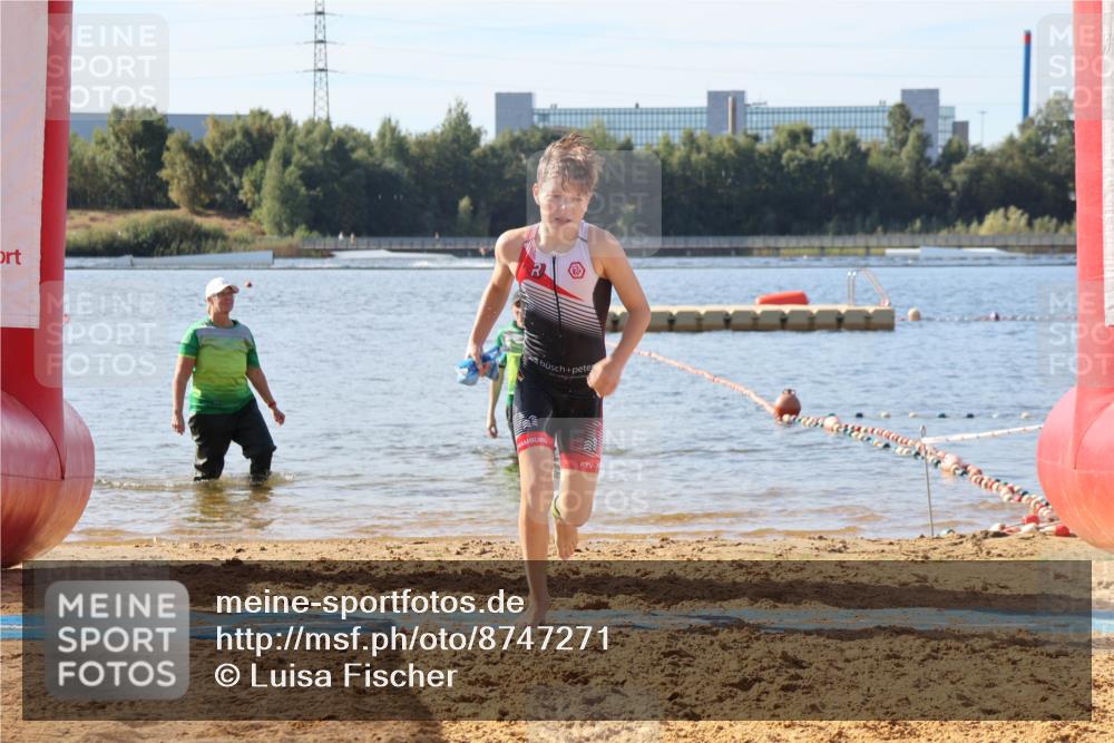 07.09.2025 - 19. Norderstedt Triathlon Luisa Fischer http://msf.ph/oto/8747271 07.09.2025 10:30:29 Schwimmen 69 meine-sportfotos.de