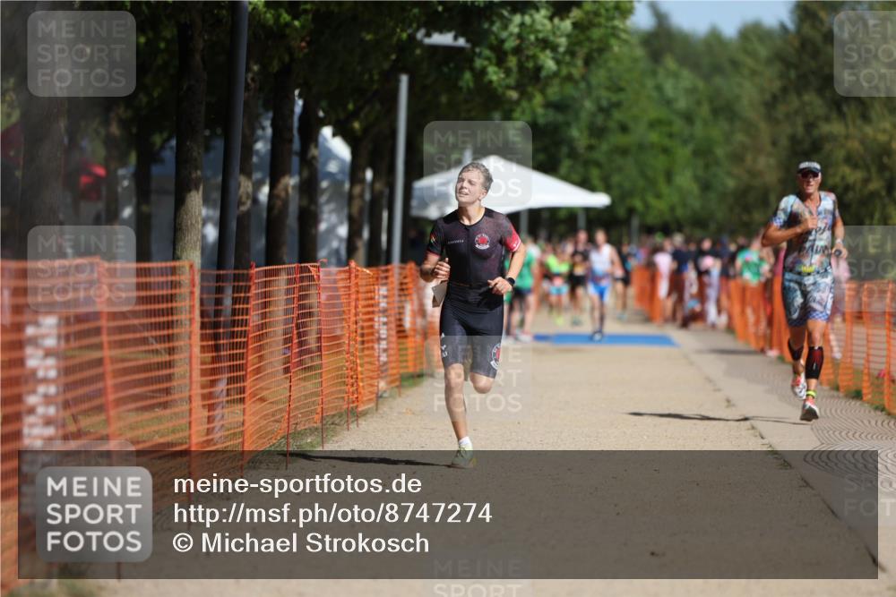 07.09.2025 - 19. Norderstedt Triathlon Michael Strokosch http://msf.ph/oto/8747274 07.09.2025 12:01:04 Laufen 787, 1152, 1156 meine-sportfotos.de