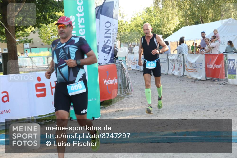 07.09.2025 - 19. Norderstedt Triathlon Luisa Fischer http://msf.ph/oto/8747297 07.09.2025 17:34:16 Ziel 409, 910 meine-sportfotos.de