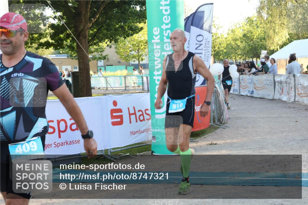 07.09.2025 - 19. Norderstedt Triathlon Luisa Fischer http://msf.ph/oto/8747321 07.09.2025 17:34:18 Ziel 409, 432, 910 meine-sportfotos.de