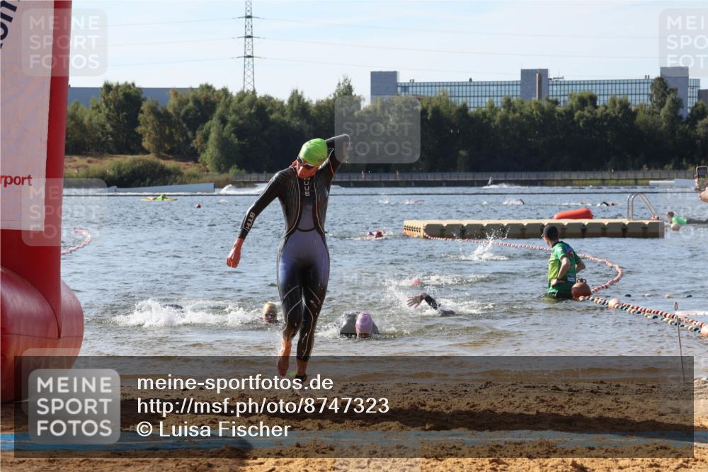 07.09.2025 - 19. Norderstedt Triathlon Luisa Fischer http://msf.ph/oto/8747323 07.09.2025 10:48:56 Schwimmen 1163, 1168, 1185, 1191 meine-sportfotos.de