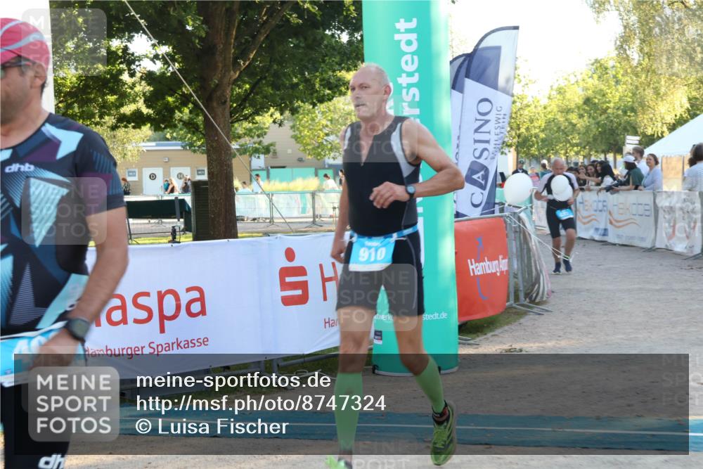 07.09.2025 - 19. Norderstedt Triathlon Luisa Fischer http://msf.ph/oto/8747324 07.09.2025 17:34:18 Ziel 409, 432, 910 meine-sportfotos.de