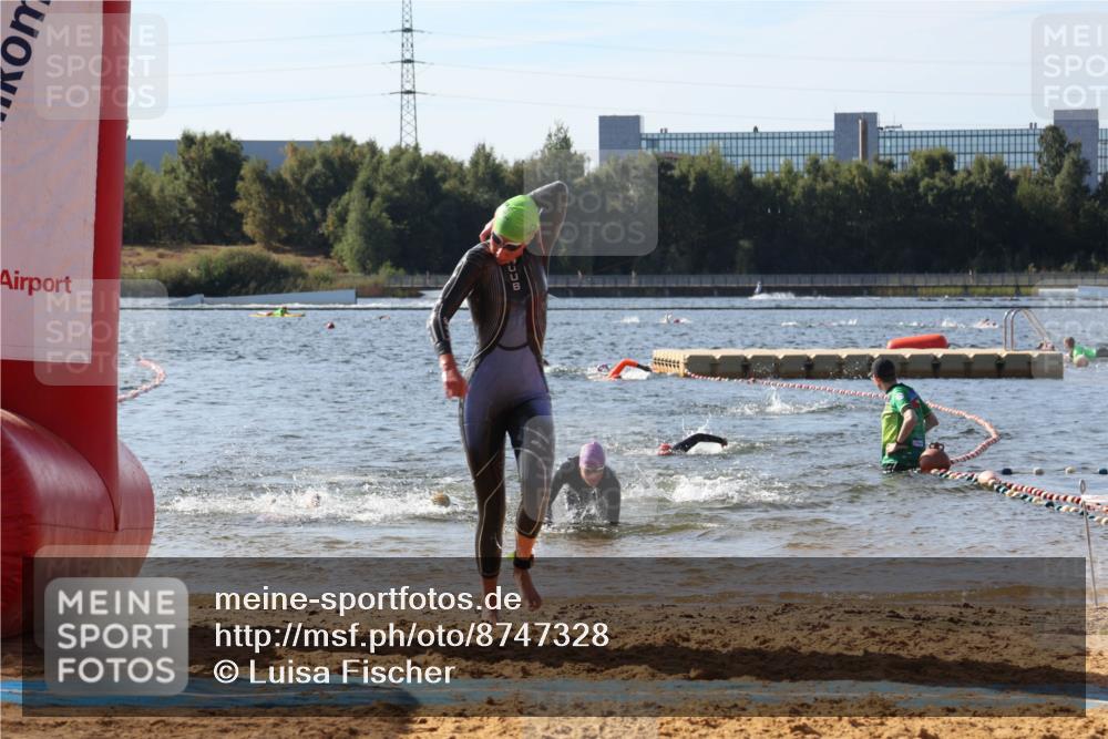 07.09.2025 - 19. Norderstedt Triathlon Luisa Fischer http://msf.ph/oto/8747328 07.09.2025 10:48:56 Schwimmen 1163, 1168, 1185, 1191 meine-sportfotos.de