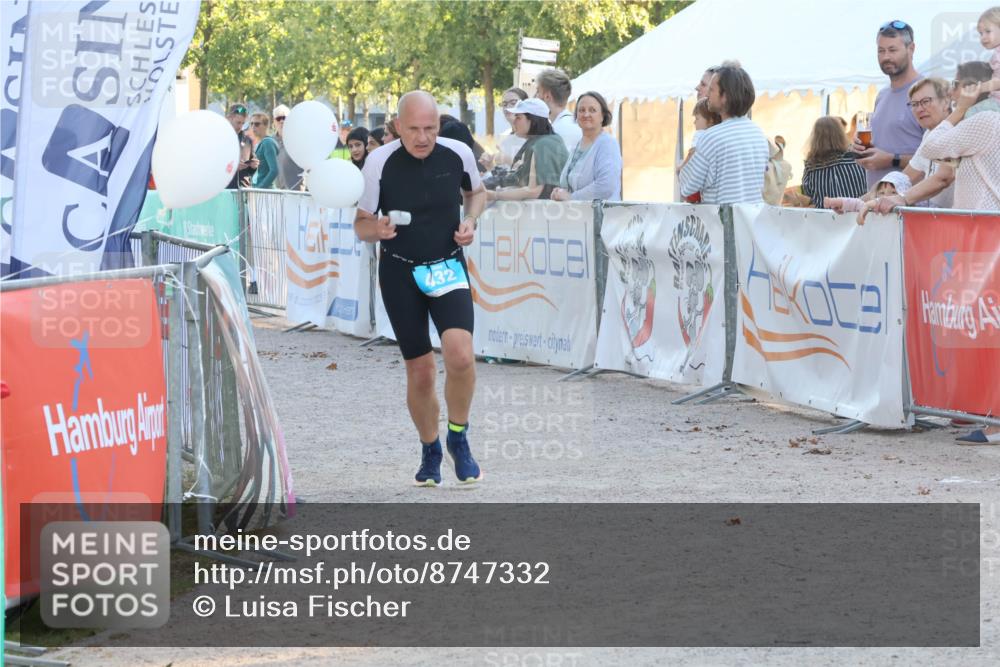 07.09.2025 - 19. Norderstedt Triathlon Luisa Fischer http://msf.ph/oto/8747332 07.09.2025 17:34:19 Ziel 409, 432, 910 meine-sportfotos.de