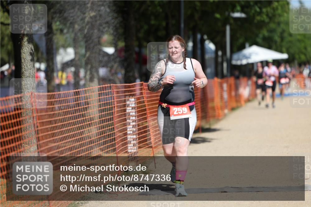 07.09.2025 - 19. Norderstedt Triathlon Michael Strokosch http://msf.ph/oto/8747336 07.09.2025 12:37:47 Laufen 259 meine-sportfotos.de