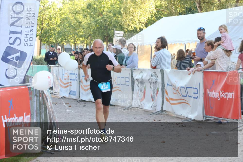 07.09.2025 - 19. Norderstedt Triathlon Luisa Fischer http://msf.ph/oto/8747346 07.09.2025 17:34:19 Ziel 409, 432, 910 meine-sportfotos.de