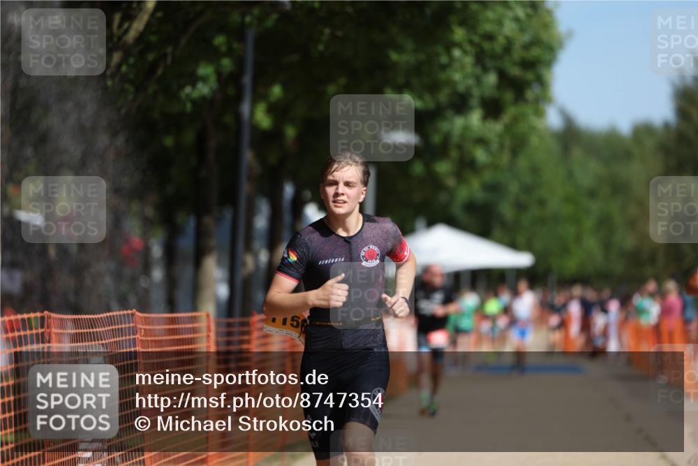 07.09.2025 - 19. Norderstedt Triathlon Michael Strokosch http://msf.ph/oto/8747354 07.09.2025 12:01:07 Laufen 787, 1156 meine-sportfotos.de