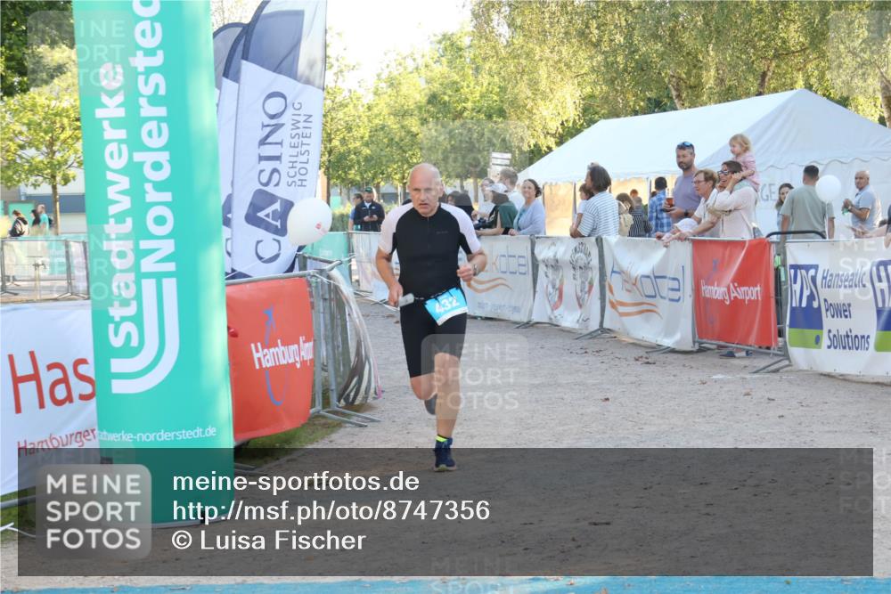 07.09.2025 - 19. Norderstedt Triathlon Luisa Fischer http://msf.ph/oto/8747356 07.09.2025 17:34:20 Ziel 409, 432, 910 meine-sportfotos.de
