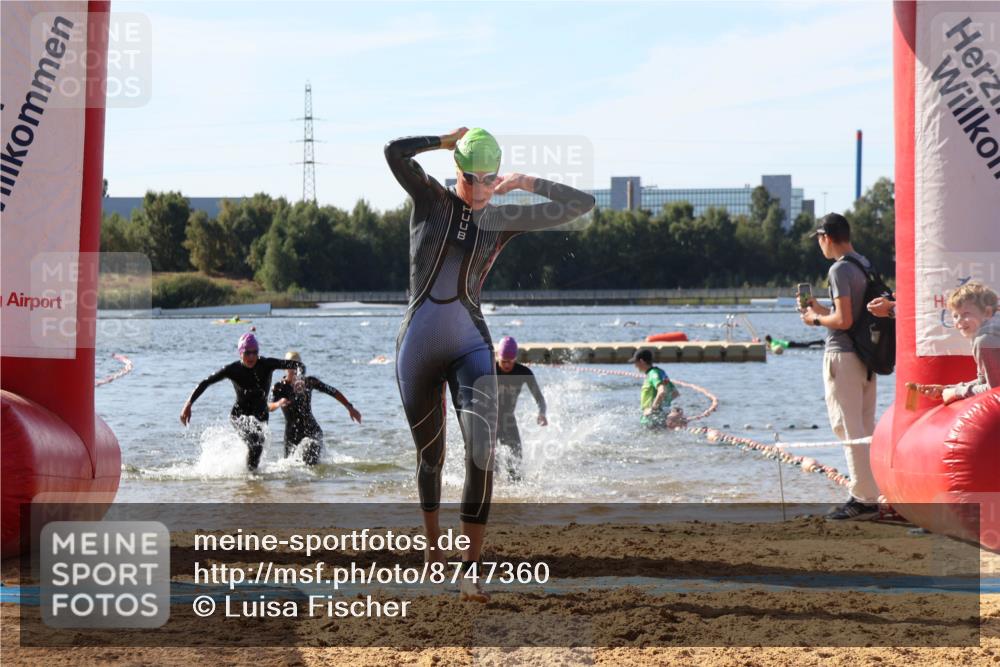 07.09.2025 - 19. Norderstedt Triathlon Luisa Fischer http://msf.ph/oto/8747360 07.09.2025 10:48:58 Schwimmen 1163, 1165, 1168, 1185, 1191 meine-sportfotos.de