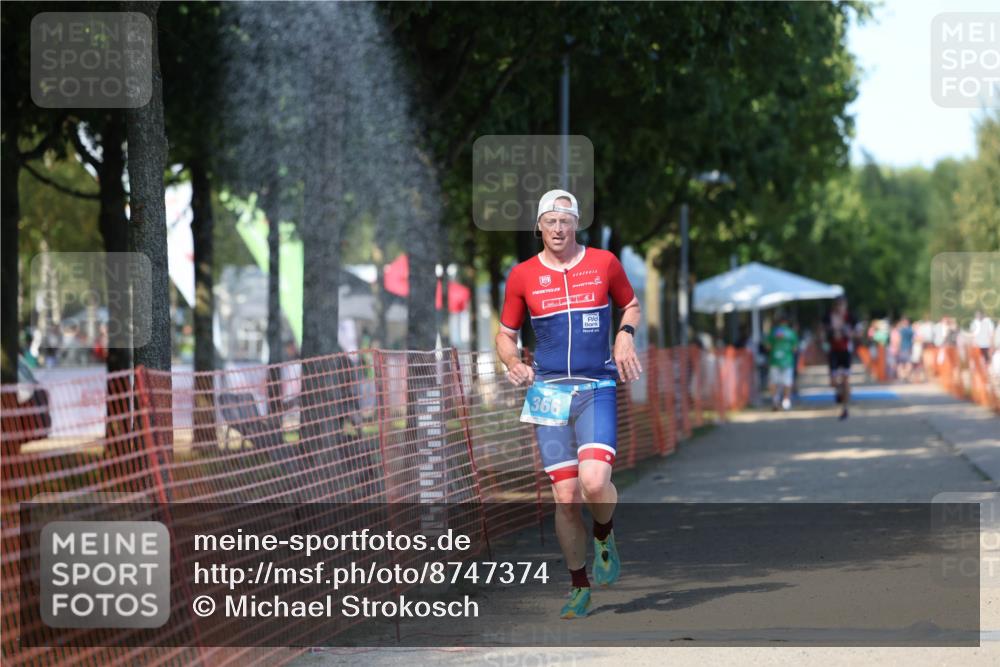 07.09.2025 - 19. Norderstedt Triathlon Michael Strokosch http://msf.ph/oto/8747374 07.09.2025 14:50:44 Laufen 366, 872 meine-sportfotos.de