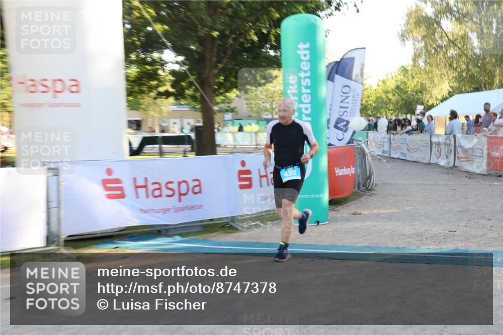 07.09.2025 - 19. Norderstedt Triathlon Luisa Fischer http://msf.ph/oto/8747378 07.09.2025 17:34:22 Ziel 409, 432, 910 meine-sportfotos.de