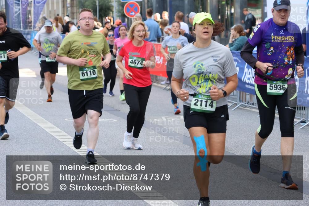 07.09.2025 - BARMER Alsterlauf Strokosch-Dieckow http://msf.ph/oto/8747379 07.09.2025 10:16:45 Ziel 2031, 2222, 2268, 2447, 2448, 2461, 2555, 2718, 4065, 4109, 4113, 4115, 4396, 4402, 4492, 4650, 4680, 4995, 5232, 5832, 5888, 6292 meine-sportfotos.de