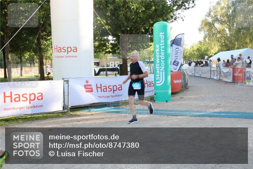 07.09.2025 - 19. Norderstedt Triathlon Luisa Fischer http://msf.ph/oto/8747380 07.09.2025 17:34:22 Ziel 409, 432, 910 meine-sportfotos.de