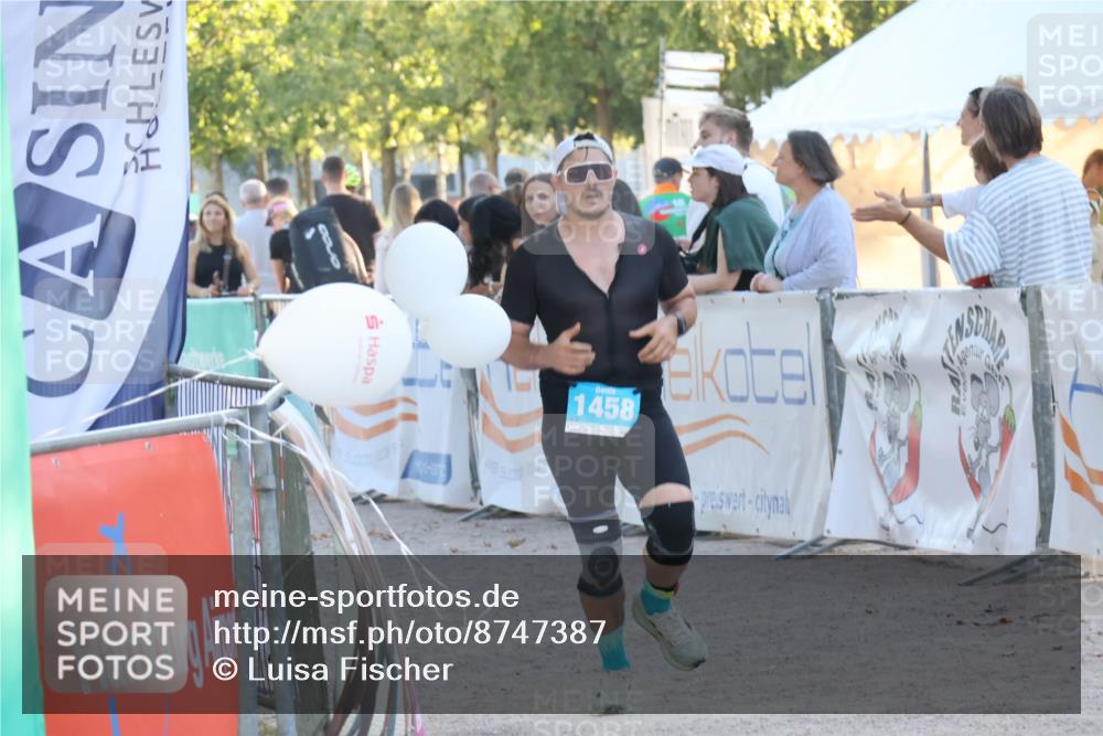 07.09.2025 - 19. Norderstedt Triathlon Luisa Fischer http://msf.ph/oto/8747387 07.09.2025 17:34:59 Ziel 1458 meine-sportfotos.de
