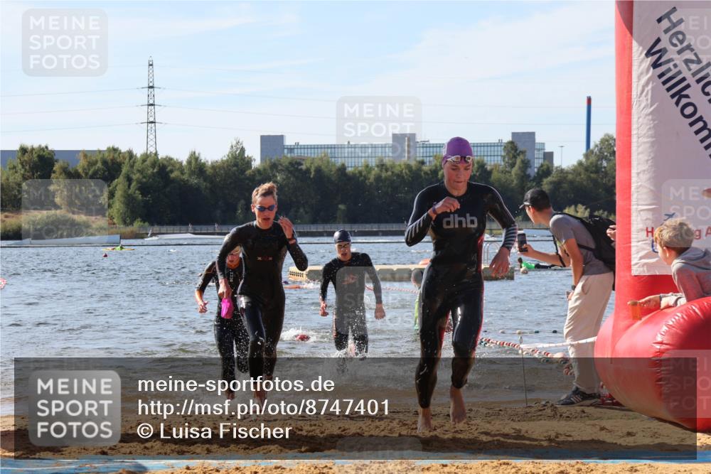07.09.2025 - 19. Norderstedt Triathlon Luisa Fischer http://msf.ph/oto/8747401 07.09.2025 10:49:00 Schwimmen 1163, 1165, 1168, 1185, 1191 meine-sportfotos.de