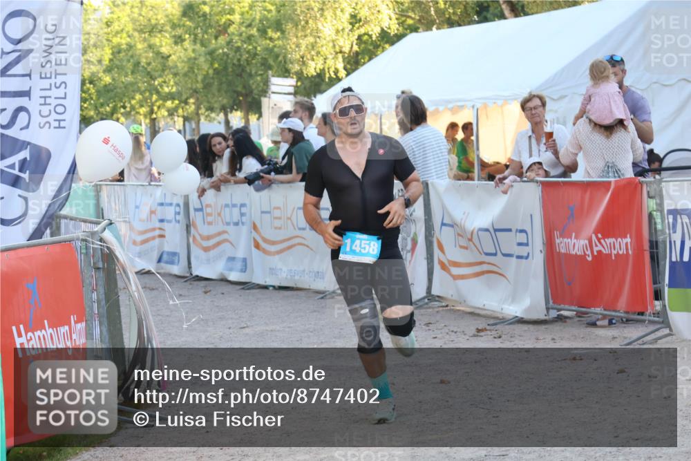 07.09.2025 - 19. Norderstedt Triathlon Luisa Fischer http://msf.ph/oto/8747402 07.09.2025 17:35:00 Ziel 1458 meine-sportfotos.de