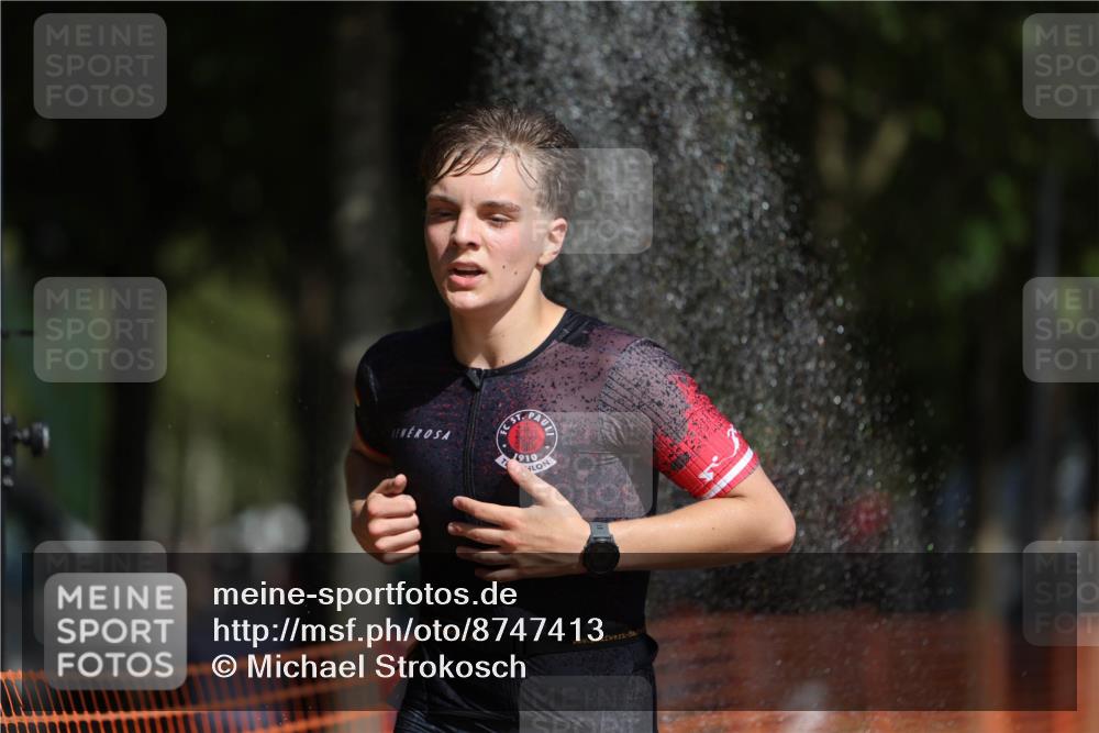 07.09.2025 - 19. Norderstedt Triathlon Michael Strokosch http://msf.ph/oto/8747413 07.09.2025 12:01:08 Laufen 787, 1156 meine-sportfotos.de