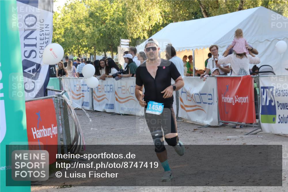 07.09.2025 - 19. Norderstedt Triathlon Luisa Fischer http://msf.ph/oto/8747419 07.09.2025 17:35:01 Ziel 1458 meine-sportfotos.de