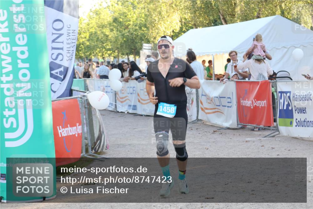 07.09.2025 - 19. Norderstedt Triathlon Luisa Fischer http://msf.ph/oto/8747423 07.09.2025 17:35:02 Ziel 1458 meine-sportfotos.de