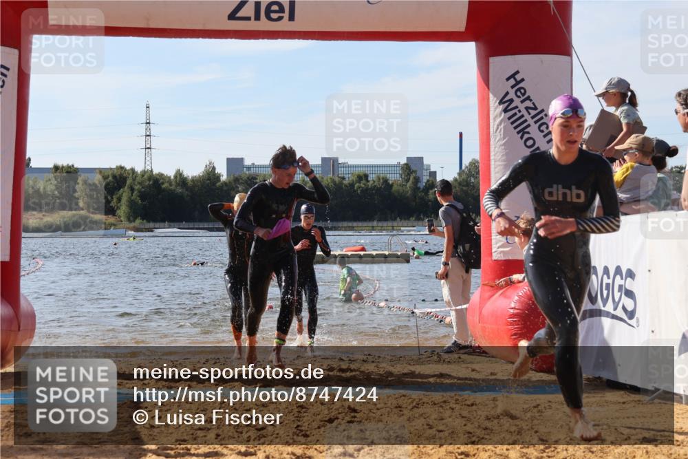 07.09.2025 - 19. Norderstedt Triathlon Luisa Fischer http://msf.ph/oto/8747424 07.09.2025 10:49:01 Schwimmen 1163, 1165, 1168, 1185, 1191 meine-sportfotos.de
