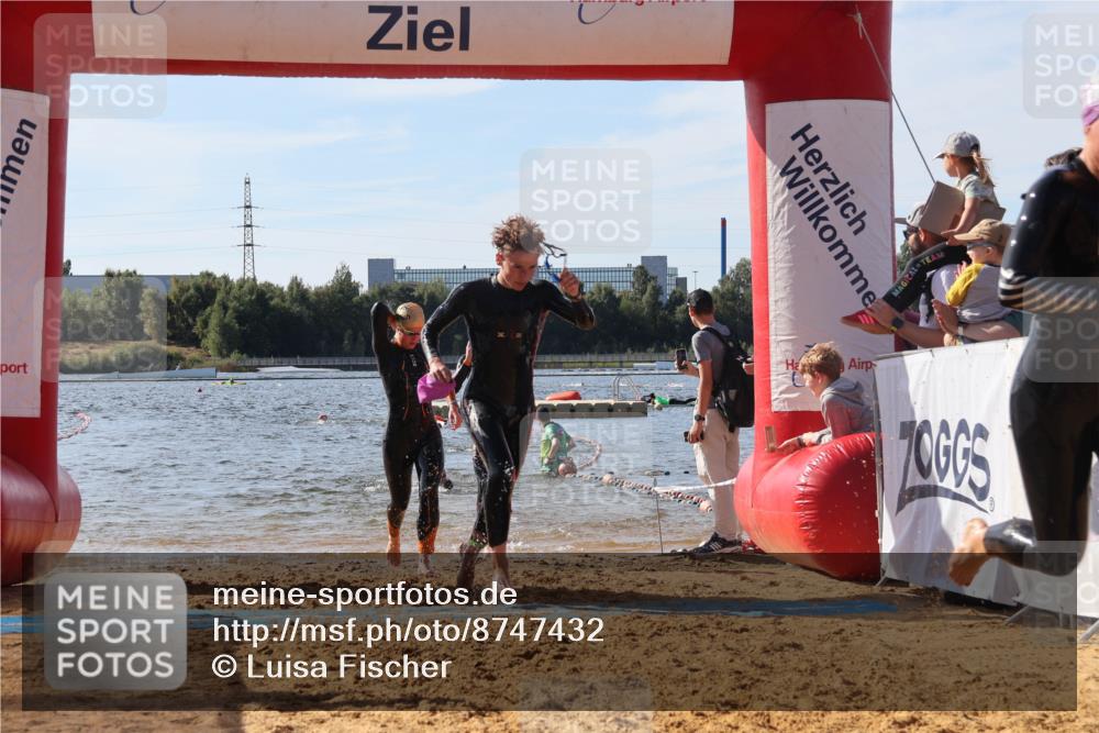 07.09.2025 - 19. Norderstedt Triathlon Luisa Fischer http://msf.ph/oto/8747432 07.09.2025 10:49:02 Schwimmen 1163, 1165, 1168, 1185, 1191 meine-sportfotos.de