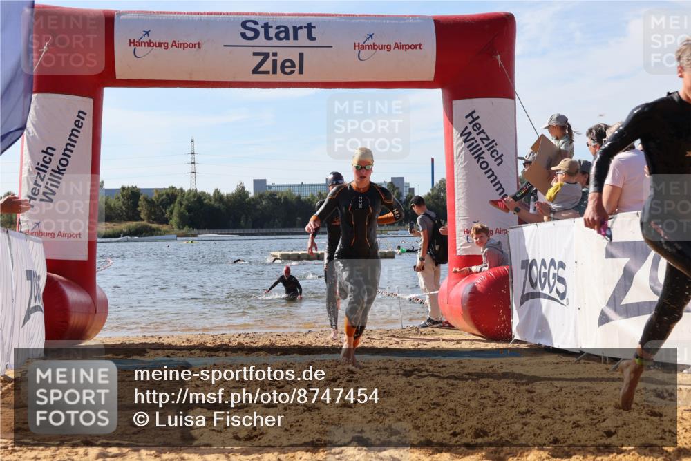 07.09.2025 - 19. Norderstedt Triathlon Luisa Fischer http://msf.ph/oto/8747454 07.09.2025 10:49:03 Schwimmen 1163, 1165, 1168, 1185, 1191 meine-sportfotos.de