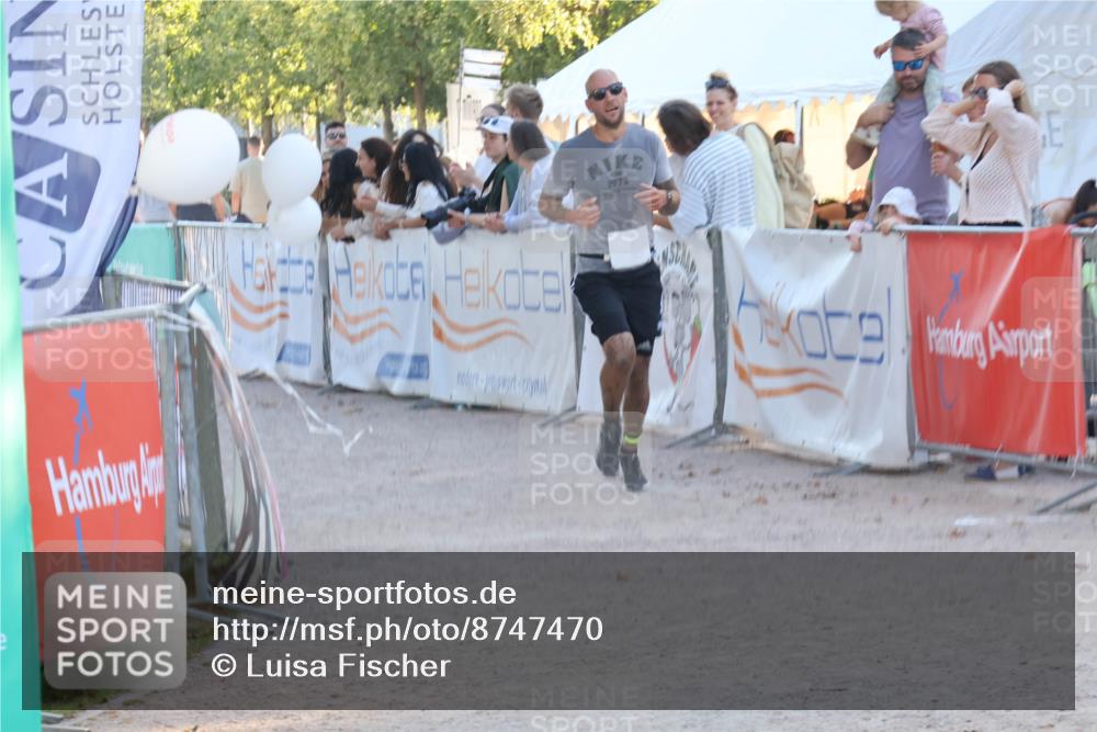 07.09.2025 - 19. Norderstedt Triathlon Luisa Fischer http://msf.ph/oto/8747470 07.09.2025 17:35:10 Ziel 925 meine-sportfotos.de