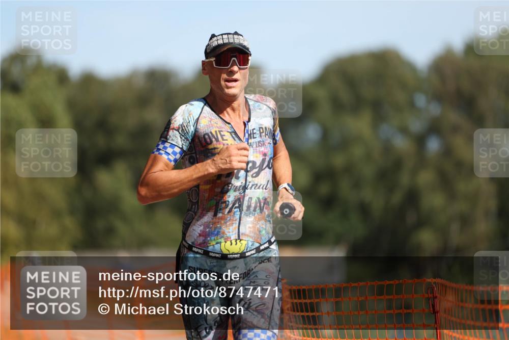 07.09.2025 - 19. Norderstedt Triathlon Michael Strokosch http://msf.ph/oto/8747471 07.09.2025 12:01:10 Laufen 787, 796, 1156 meine-sportfotos.de
