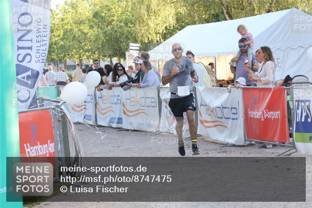 07.09.2025 - 19. Norderstedt Triathlon Luisa Fischer http://msf.ph/oto/8747475 07.09.2025 17:35:11 Ziel 925 meine-sportfotos.de