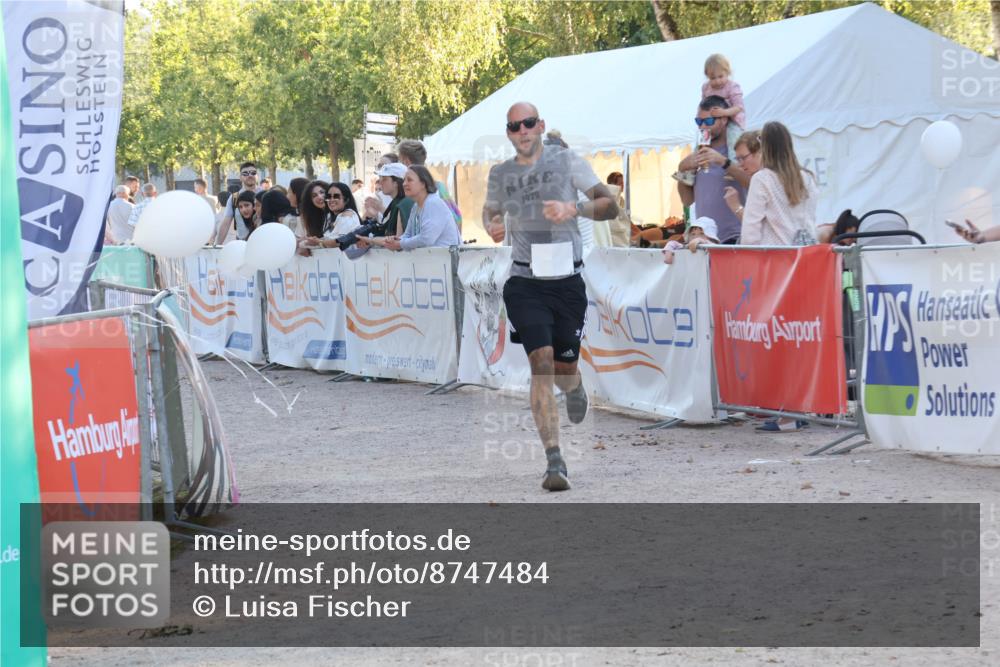 07.09.2025 - 19. Norderstedt Triathlon Luisa Fischer http://msf.ph/oto/8747484 07.09.2025 17:35:11 Ziel 925 meine-sportfotos.de