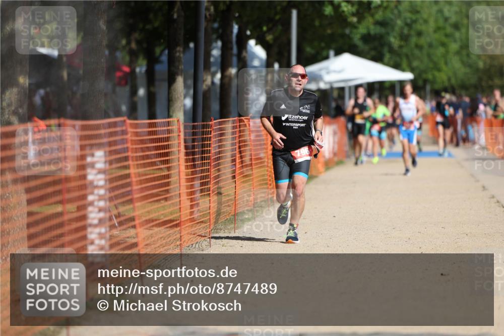 07.09.2025 - 19. Norderstedt Triathlon Michael Strokosch http://msf.ph/oto/8747489 07.09.2025 12:01:13 Laufen 787, 796 meine-sportfotos.de