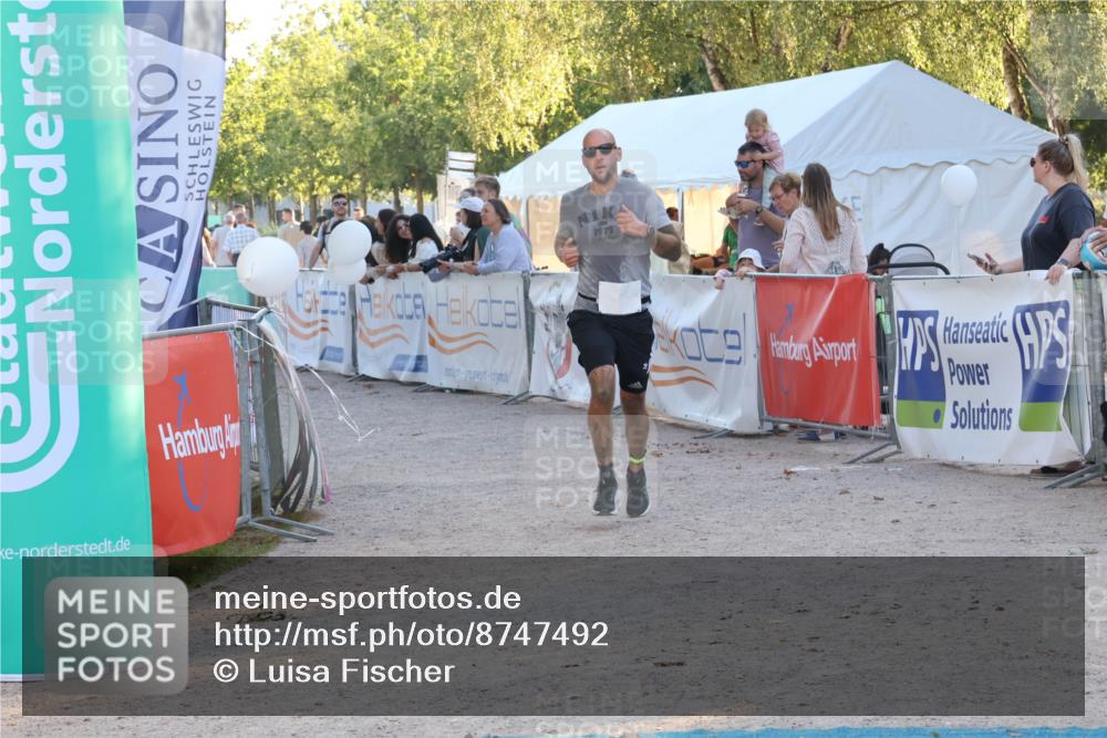 07.09.2025 - 19. Norderstedt Triathlon Luisa Fischer http://msf.ph/oto/8747492 07.09.2025 17:35:12 Ziel 925 meine-sportfotos.de
