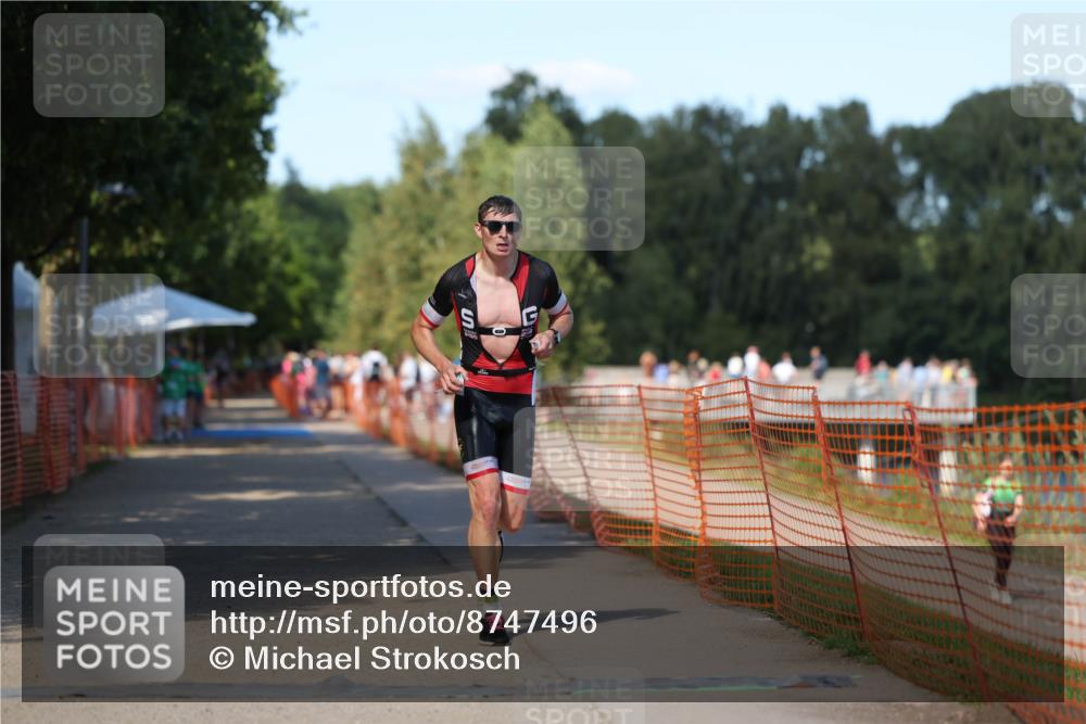 07.09.2025 - 19. Norderstedt Triathlon Michael Strokosch http://msf.ph/oto/8747496 07.09.2025 14:50:53 Laufen 978 meine-sportfotos.de