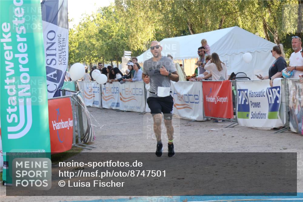 07.09.2025 - 19. Norderstedt Triathlon Luisa Fischer http://msf.ph/oto/8747501 07.09.2025 17:35:12 Ziel 925 meine-sportfotos.de