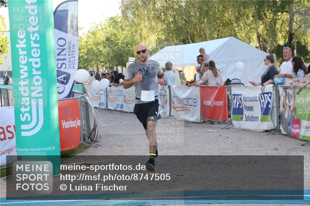 07.09.2025 - 19. Norderstedt Triathlon Luisa Fischer http://msf.ph/oto/8747505 07.09.2025 17:35:13 Ziel 925 meine-sportfotos.de