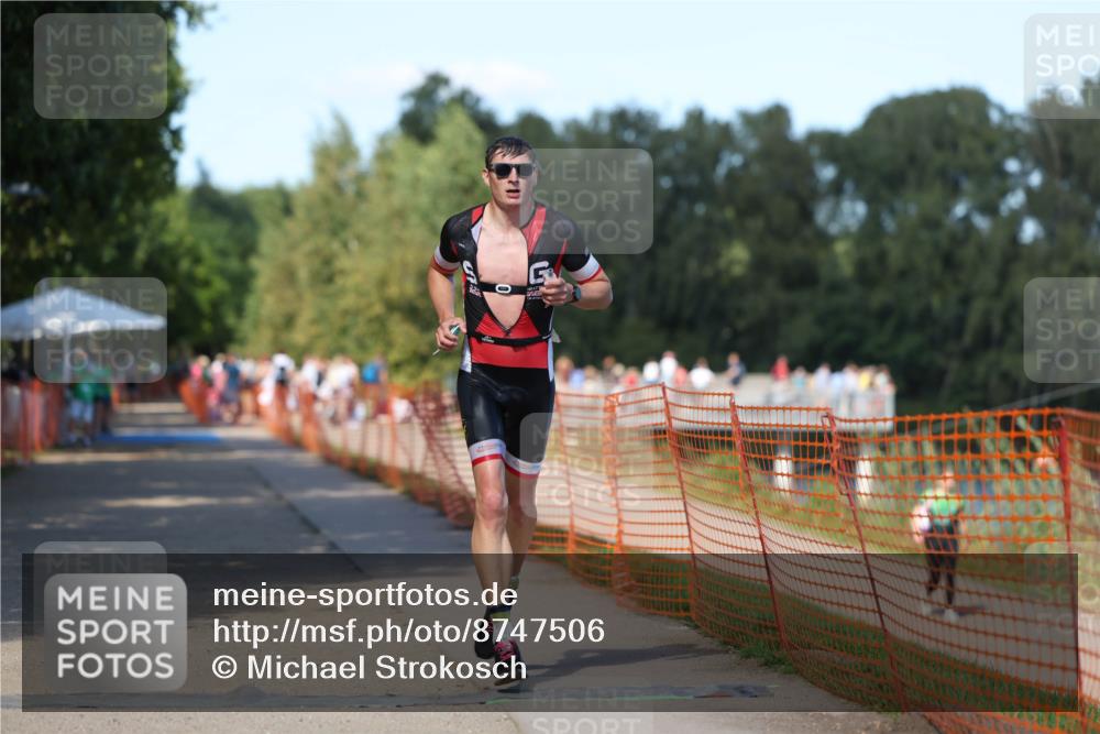 07.09.2025 - 19. Norderstedt Triathlon Michael Strokosch http://msf.ph/oto/8747506 07.09.2025 14:50:54 Laufen 978 meine-sportfotos.de