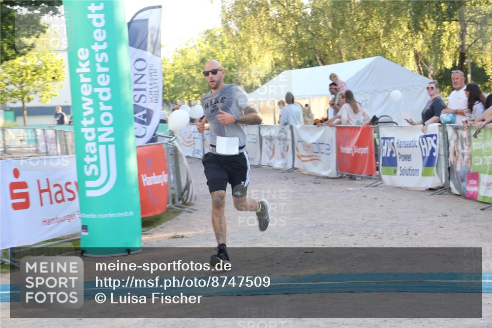 07.09.2025 - 19. Norderstedt Triathlon Luisa Fischer http://msf.ph/oto/8747509 07.09.2025 17:35:13 Ziel 925 meine-sportfotos.de