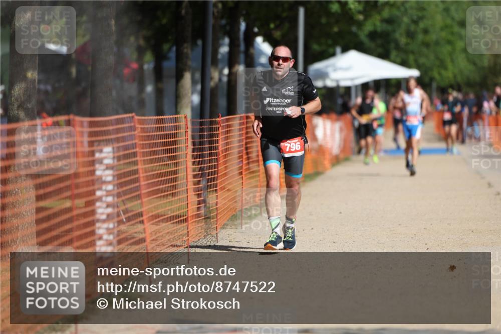 07.09.2025 - 19. Norderstedt Triathlon Michael Strokosch http://msf.ph/oto/8747522 07.09.2025 12:01:14 Laufen 787, 796 meine-sportfotos.de