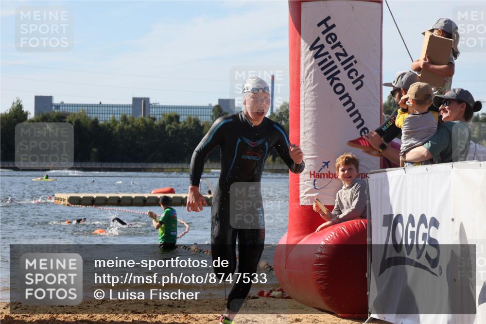 07.09.2025 - 19. Norderstedt Triathlon Luisa Fischer http://msf.ph/oto/8747533 07.09.2025 10:49:19 Schwimmen 1180, 1196 meine-sportfotos.de