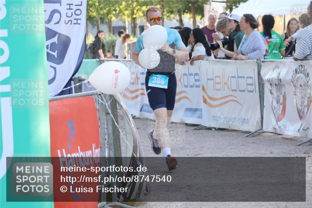 07.09.2025 - 19. Norderstedt Triathlon Luisa Fischer http://msf.ph/oto/8747540 07.09.2025 17:35:25 Ziel 386 meine-sportfotos.de