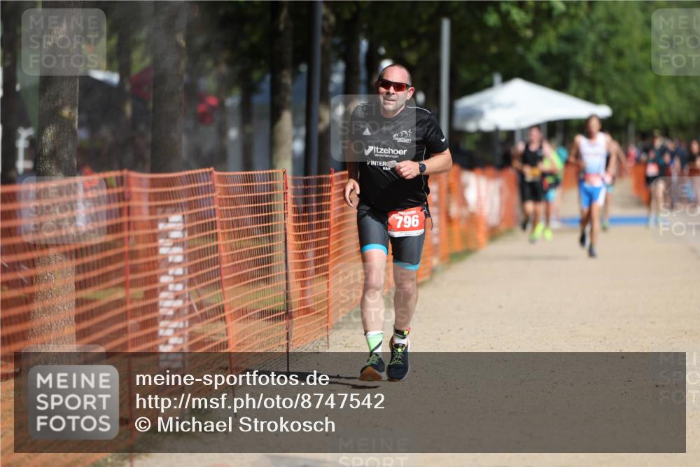 07.09.2025 - 19. Norderstedt Triathlon Michael Strokosch http://msf.ph/oto/8747542 07.09.2025 12:01:14 Laufen 787, 796 meine-sportfotos.de
