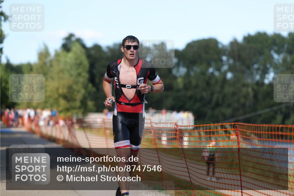 07.09.2025 - 19. Norderstedt Triathlon Michael Strokosch http://msf.ph/oto/8747546 07.09.2025 14:50:55 Laufen 978 meine-sportfotos.de