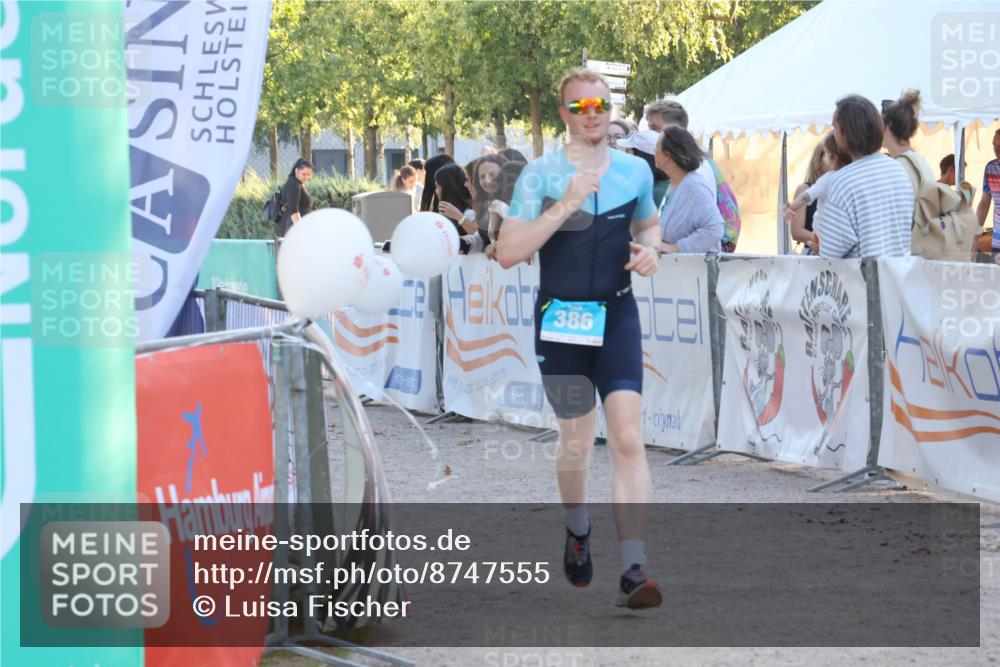 07.09.2025 - 19. Norderstedt Triathlon Luisa Fischer http://msf.ph/oto/8747555 07.09.2025 17:35:26 Ziel 386 meine-sportfotos.de