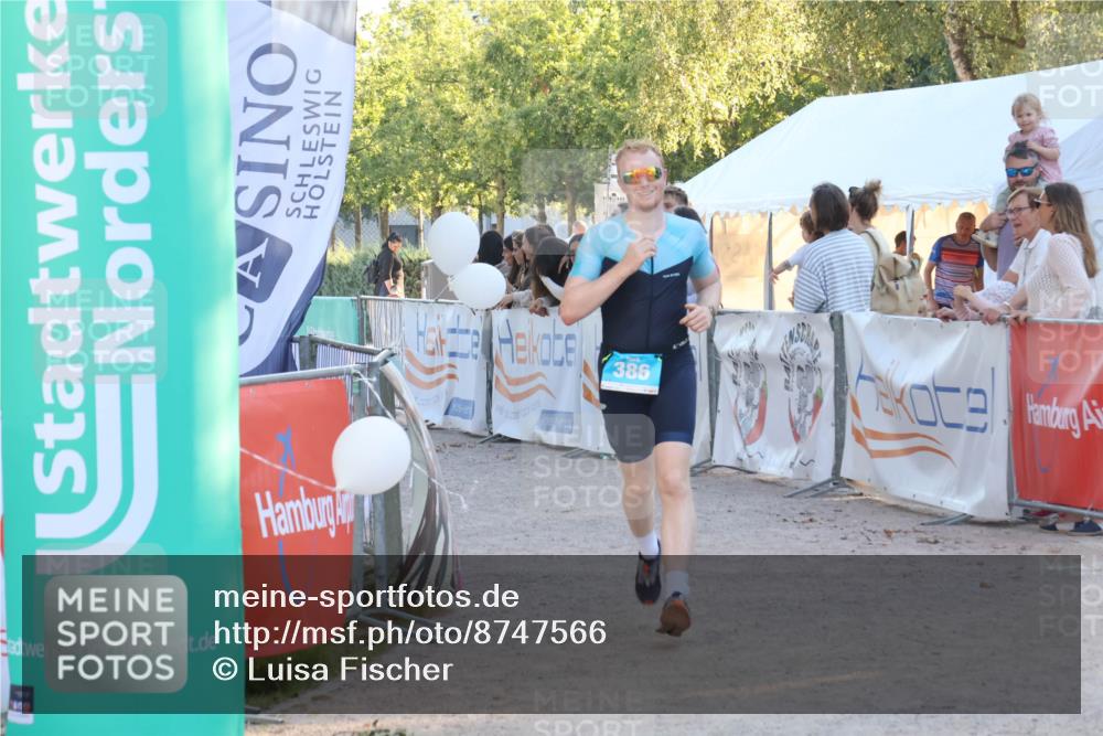 07.09.2025 - 19. Norderstedt Triathlon Luisa Fischer http://msf.ph/oto/8747566 07.09.2025 17:35:27 Ziel 386 meine-sportfotos.de