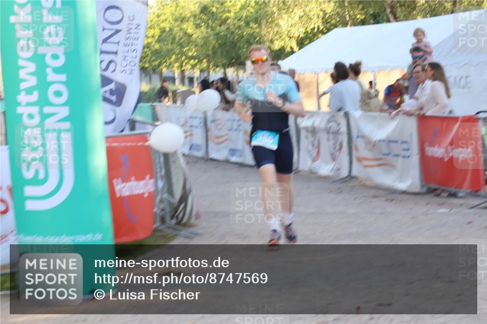 07.09.2025 - 19. Norderstedt Triathlon Luisa Fischer http://msf.ph/oto/8747569 07.09.2025 17:35:27 Ziel 386 meine-sportfotos.de