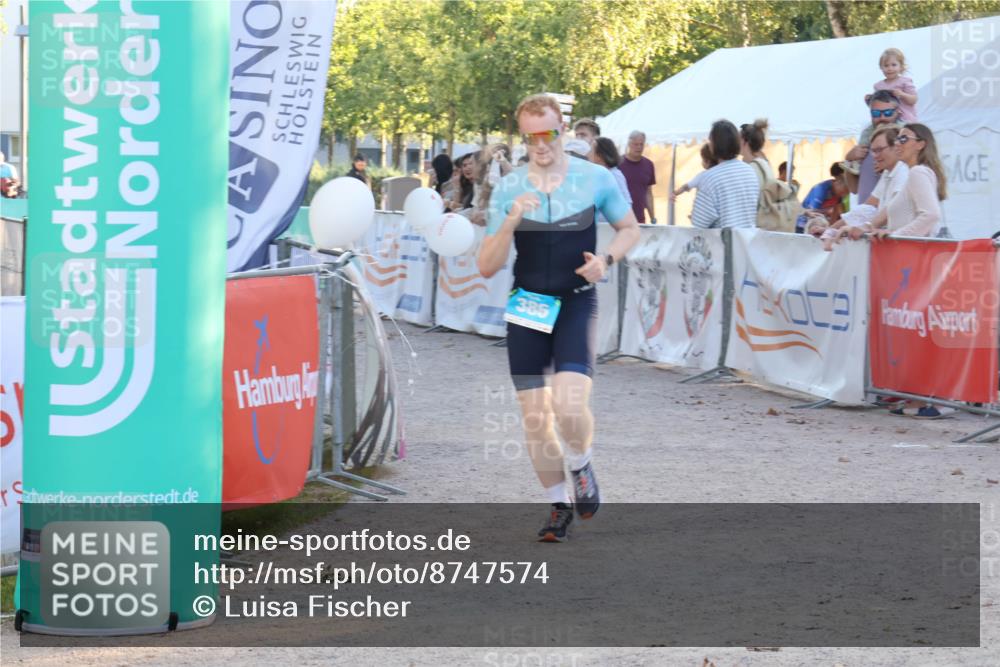 07.09.2025 - 19. Norderstedt Triathlon Luisa Fischer http://msf.ph/oto/8747574 07.09.2025 17:35:27 Ziel 386 meine-sportfotos.de