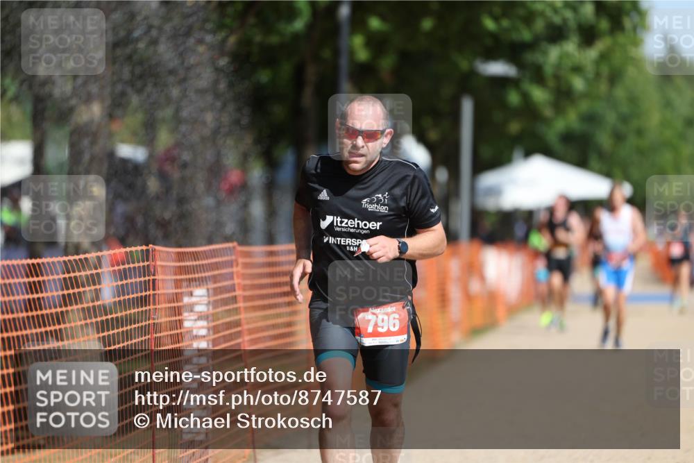 07.09.2025 - 19. Norderstedt Triathlon Michael Strokosch http://msf.ph/oto/8747587 07.09.2025 12:01:17 Laufen 796 meine-sportfotos.de