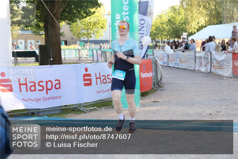 07.09.2025 - 19. Norderstedt Triathlon Luisa Fischer http://msf.ph/oto/8747607 07.09.2025 17:35:29 Ziel 386 meine-sportfotos.de